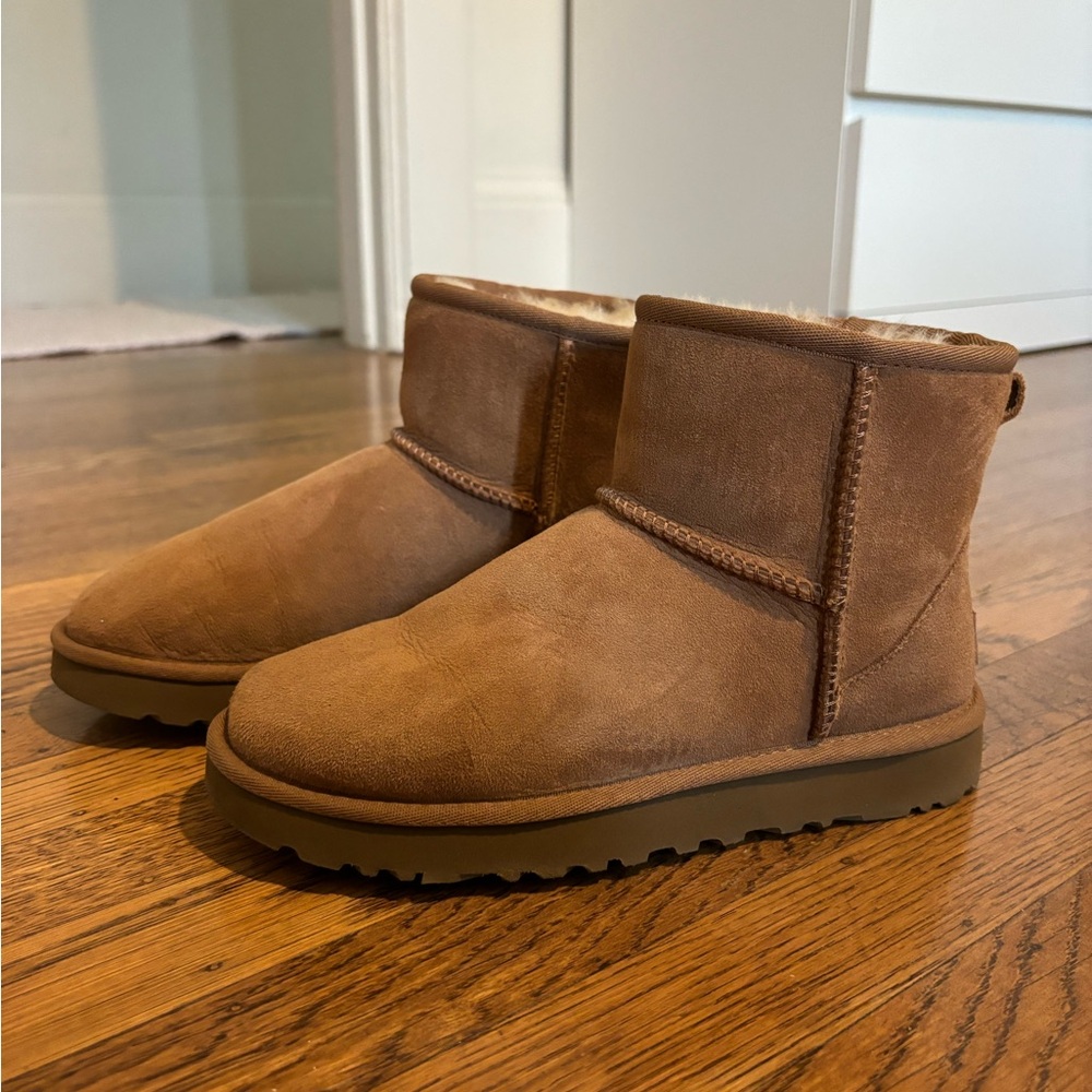 UGG Classic Mini II Boot in Chestnut